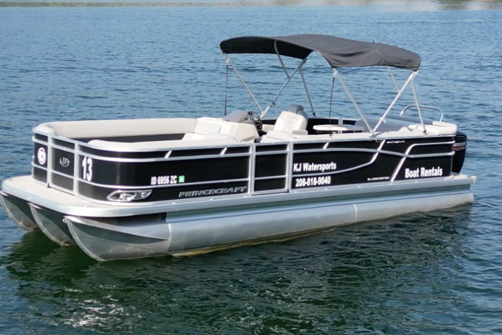 a small boat in a body of water